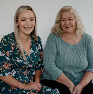 Daisy's Closet — Started online. Opened a store.